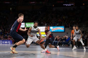 La Penya sbanca Vitoria, Valencia cade a Bilbao. Vincono Madrid, Barça e Unicaja