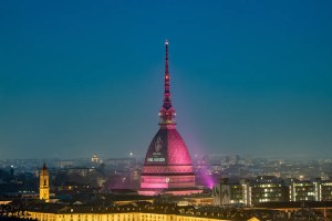 Una proiezione luminosa sulla Mole Antonelliana per omaggiare la Frecciarossa Final Eight 2024