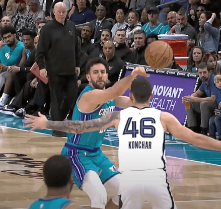 micic hornets debutto