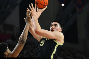 Zach Edey pronto a dichiararsi per il Draft NBA 2024