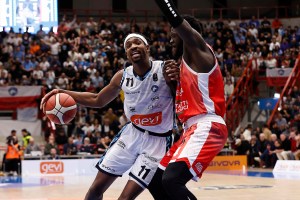 Napoli Basket, possibile ritorno per Tariq Owens?