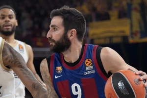 Barcellona, standing ovation per il ritorno in campo di Ricky Rubio