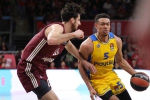 Maccabi la gira nel quarto periodo, Bayern ko in casa