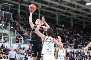 Andrejs Grazulis non commenta i rumors sulla Virtus: Playoff a tutti i costi