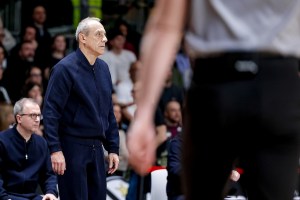 Milano, Messina:”Ci hanno punito i punti sui rimbalzi offensivi. Shields in dubbio per Vitoria”