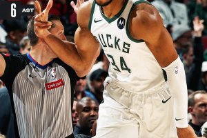 Giannis domina, Milwaukee passa a Charlotte