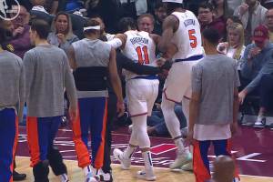 New York Knicks’ Jalen Brunson suffered a left knee injury