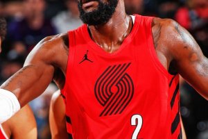 Il miglior Ayton della stagione guida Portland al successo su Toronto