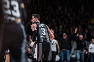 La Gazzetta dello Sport titola: Belinelli infinito