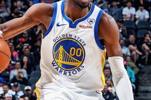 Kuminga e Thompson aiutano i Warriors a rimontare gli Spurs