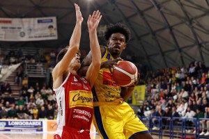 Gerry Blakes: Servirà una difesa forte ed aggressiva per interrompere i loro meccanismi offensivi