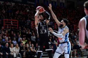 Troppa Tortona per Napoli, i “Leoni” dominano la sfida