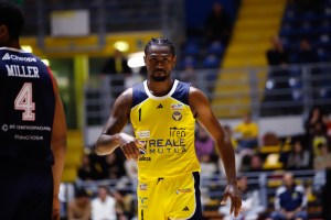 Basket Torino: Aggiornamento su Luca Vencato e Donte Thomas