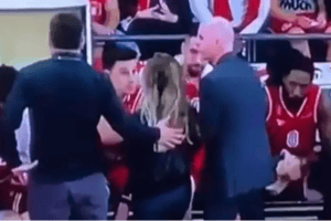 Episodio grave in Israele: coach Danny Franco allontana malamente una giornalista