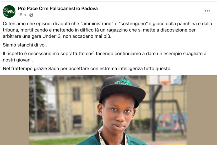 Insulti razziali arbitro