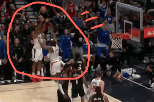 James Harden senza senso. Va a contestare il tiro di… Kawhi Leonard