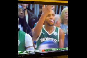 La sua tripla doppia era a rischio, Middleton si innervosisce con Doc Rivers