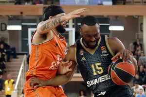 Monaco bounces back by holding off Valencia