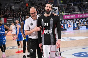 Virtus Bologna paga l’ammenda: Toko Shengelia in campo con Pistoia
