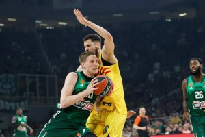 Ripresa clamorosa del Panathinaikos, Barcellona ko