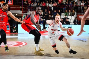 L’Itelyum Varese supera in volata il Bahcesehir, decisivi i punti del trio Mannion-Moretti-Besson