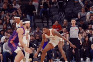 Suns, Vogel furioso dopo la sconfitta con gli Spurs: Inaccettabile perdere così