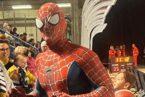 Spiderman, un tifoso… Speciale al PalaELAcherm