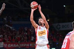 Pesaro lotta, batte Pistoia ed è ancora viva