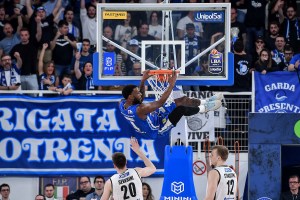 Brescia soffre ma si conferma capolista