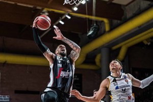 La Virtus non sbaglia e batte Tortona