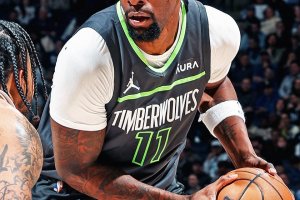 Naz Reid aiuta i Wolves a guadagnare terreno a Ovest: Rockets ko