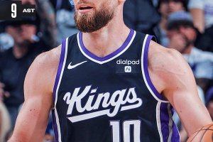 Domantas Sabonis con 22 punti e 20 rimbalzi: i Kings battono i Clippers