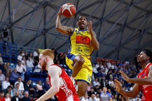 Scafati vince contro Varese e può respirare, salvezza ad un passo