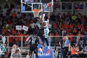 Doppia doppia di Charlie Moore. Pistoia espugna Trento e va ai playoff