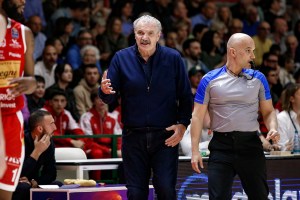 VL Pesaro, il ko di Treviso tiene viva la speranza