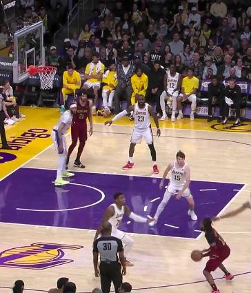 lakers serie positiva