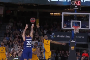 La tripla di Laprovittola regala i playoff al Barcellona e condanna il Maccabi al Play-In
