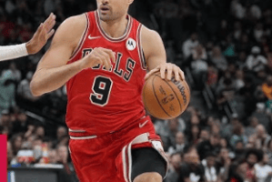 Bulls, in arrivo grandi cambiamenti? Karnisovas: “Valuteremo ogni possibilità”