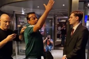 Ergin Ataman, che cinema a Berlino. Aggressione o sceneggiata? Tutte le immagini