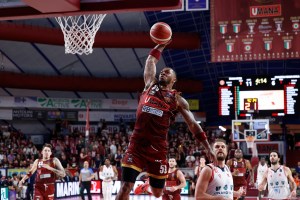 Virtus Bologna among Euroleague teams reportedly interested in Rayjon Tucker