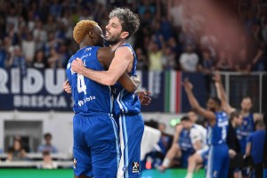 “Germani schianta Pistoia. Venerdì il match point” titola il Giornale di Brescia