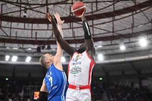 Pallacanestro Reggiana, Derek Ogbeide vicino alla firma