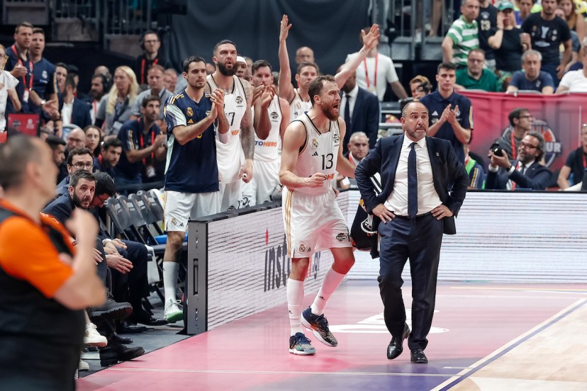 Chus Mateo: Confuso dall'arbitraggio. Ora possiamo piangere o rialzarci