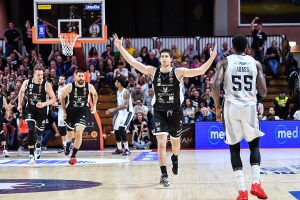 Estasi Tortona, la Virtus Segafredo costretta a Gara5