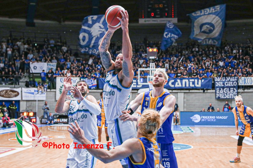 A2 Play off gara2 A2 Acqua S. Bernardo Cantù - UEB Gesteco Udine Christian Burns