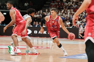 Olimpia Milano’s Billy Baron suffered a right calf injury