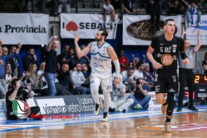 Pallacanestro Cantù, brutte notizie per Riccardo Moraschini