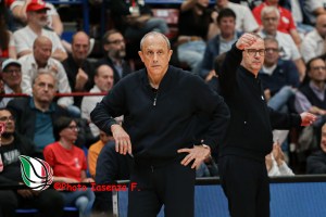 Messina: ‘Tutti hanno contribuito in attacco per questa vittoria importante e difficile’