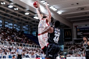 La Gazzetta titola: Milano avanti tutta. Dominio a Trento