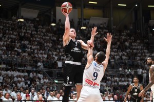 Antonini è stato di parola: Trapani conquista la Serie A in casa della Fortitudo Bologna